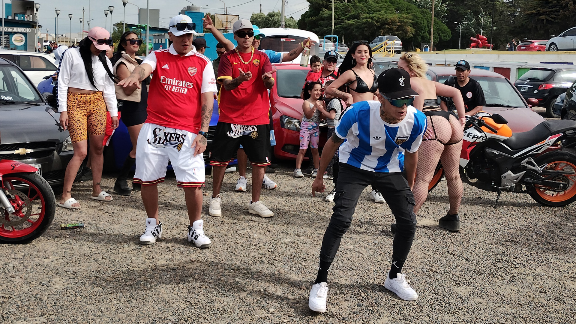 Caleta, Comodoro y Buenos Aires se juntan para soltar “Vacilando”